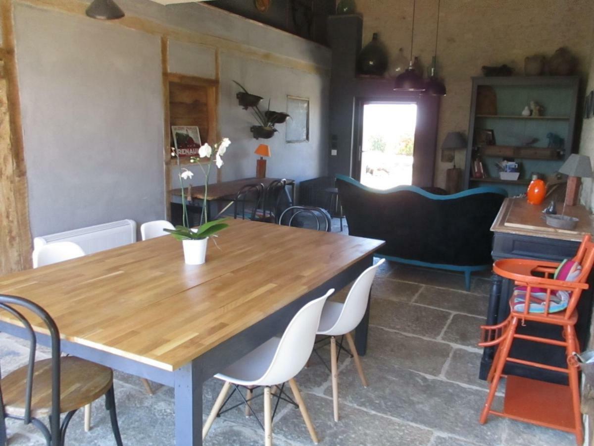La Grange Aux Hirondelles Bed and Breakfast Sancoins Exteriör bild