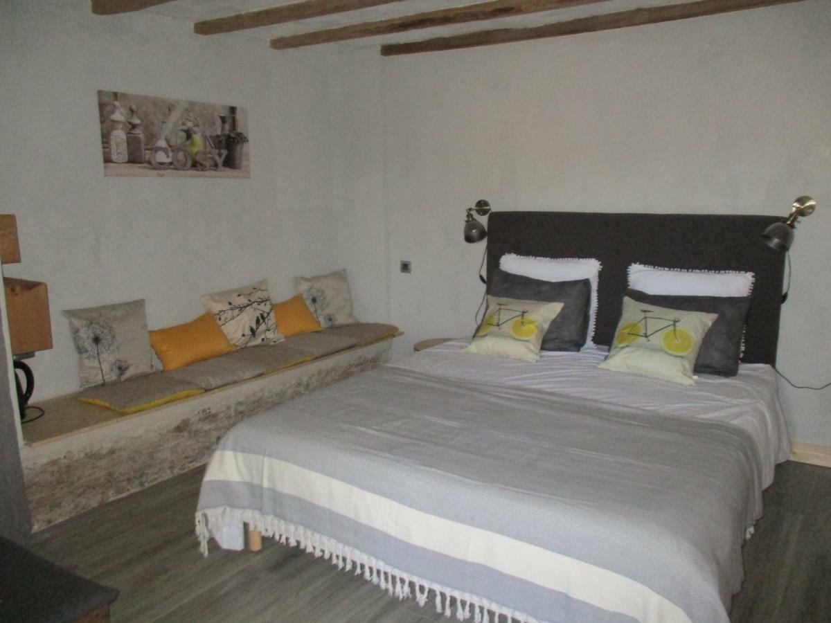 La Grange Aux Hirondelles Bed and Breakfast Sancoins Exteriör bild
